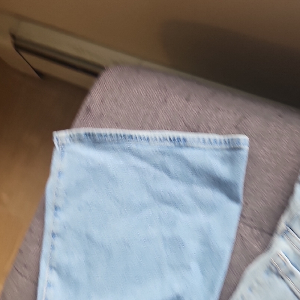 Hollister Light Blue Jeans with Heart Patches - Picture 3 of 4